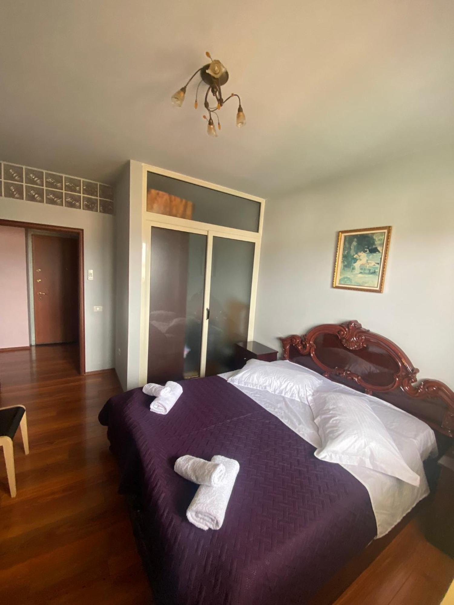 Stay The Night Shkodra Apartment City Centre المظهر الخارجي الصورة