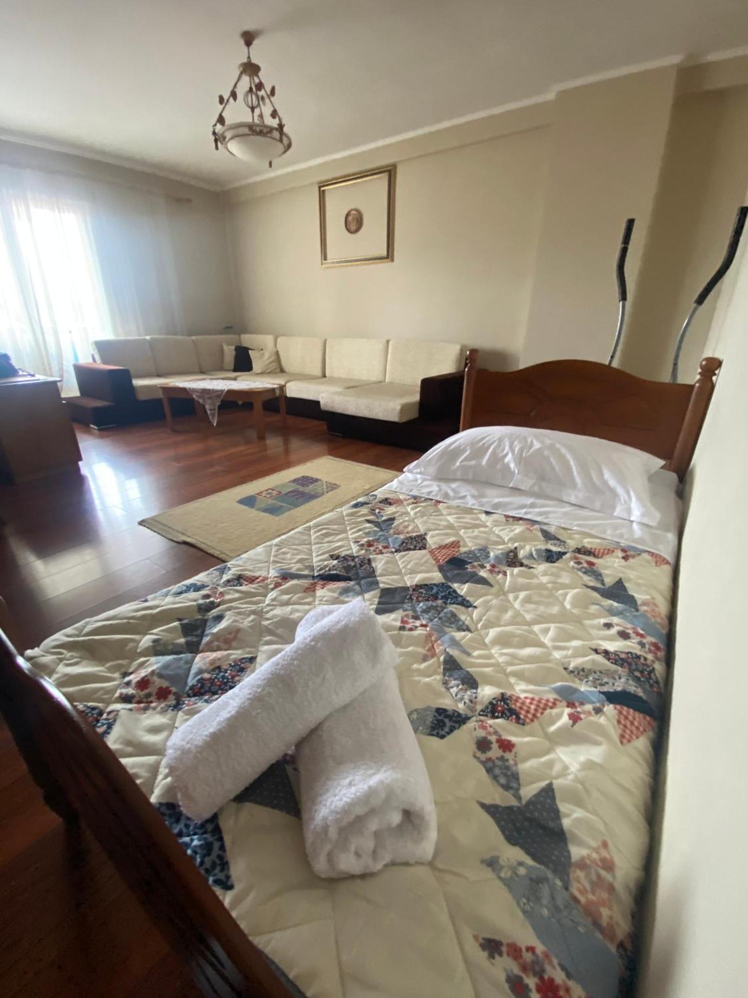 Stay The Night Shkodra Apartment City Centre المظهر الخارجي الصورة